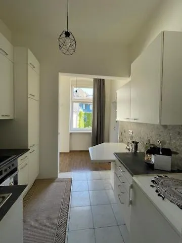 City&More! Schickes Apartment Mit Altbauflair! Viena Austria
